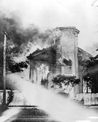 House burning, 1901 Moss Fire